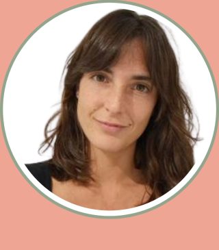 Retrato profesional de Rocío Vilches, psicóloga sanitaria especializada en mujeres, maternidad, crianza y trauma.